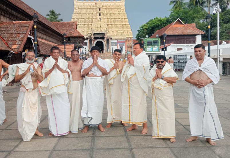 www.travellersinkerala.com