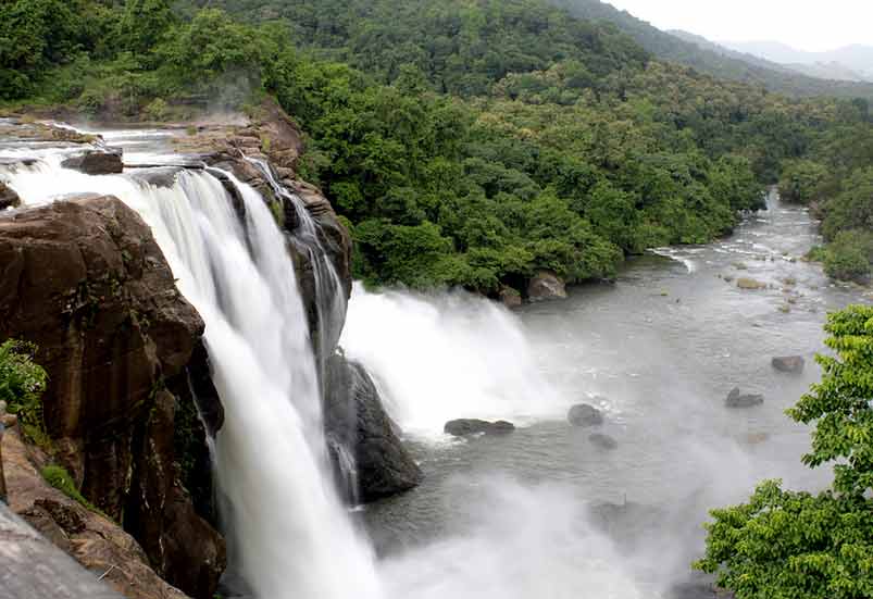 www.travellersinkerala.com