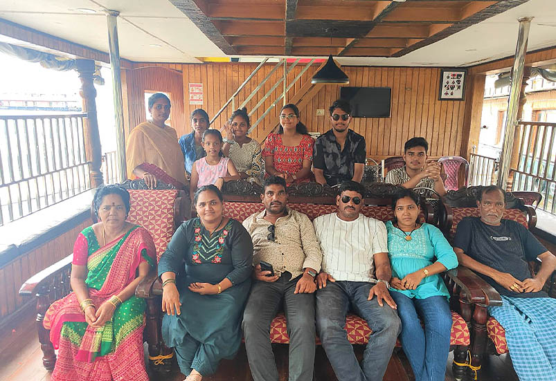 www.travellersinkerala.com